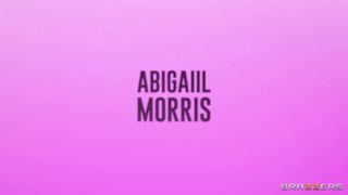 Kurvige und dicke Aleksa Mink und Abigaiil Morris beim heißen Lesbenspiel